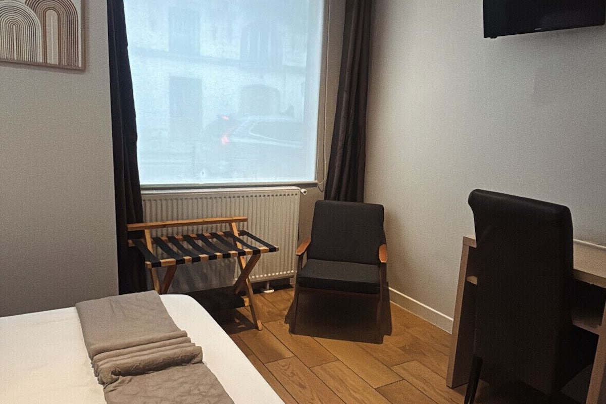 Basic Double Room, Accessible | Individually furnished, desk, laptop workspace, blackout drapes