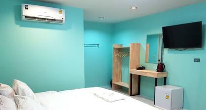 ORI House .Calm, good weather.<br>