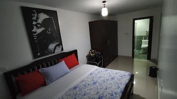 Standard Double Room | Desk, laptop workspace, iron/ironing board, free WiFi