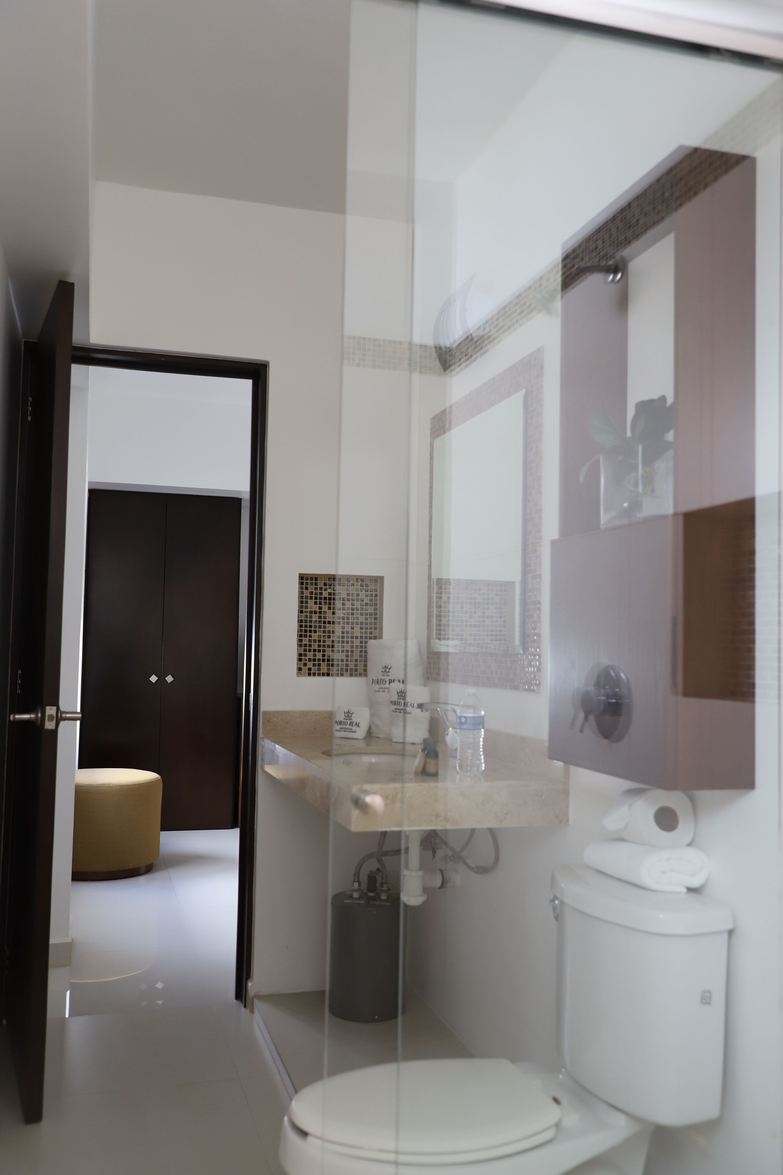 junior apartment, 1 bedroom | bathroom | shower, towels, soap, shampoo