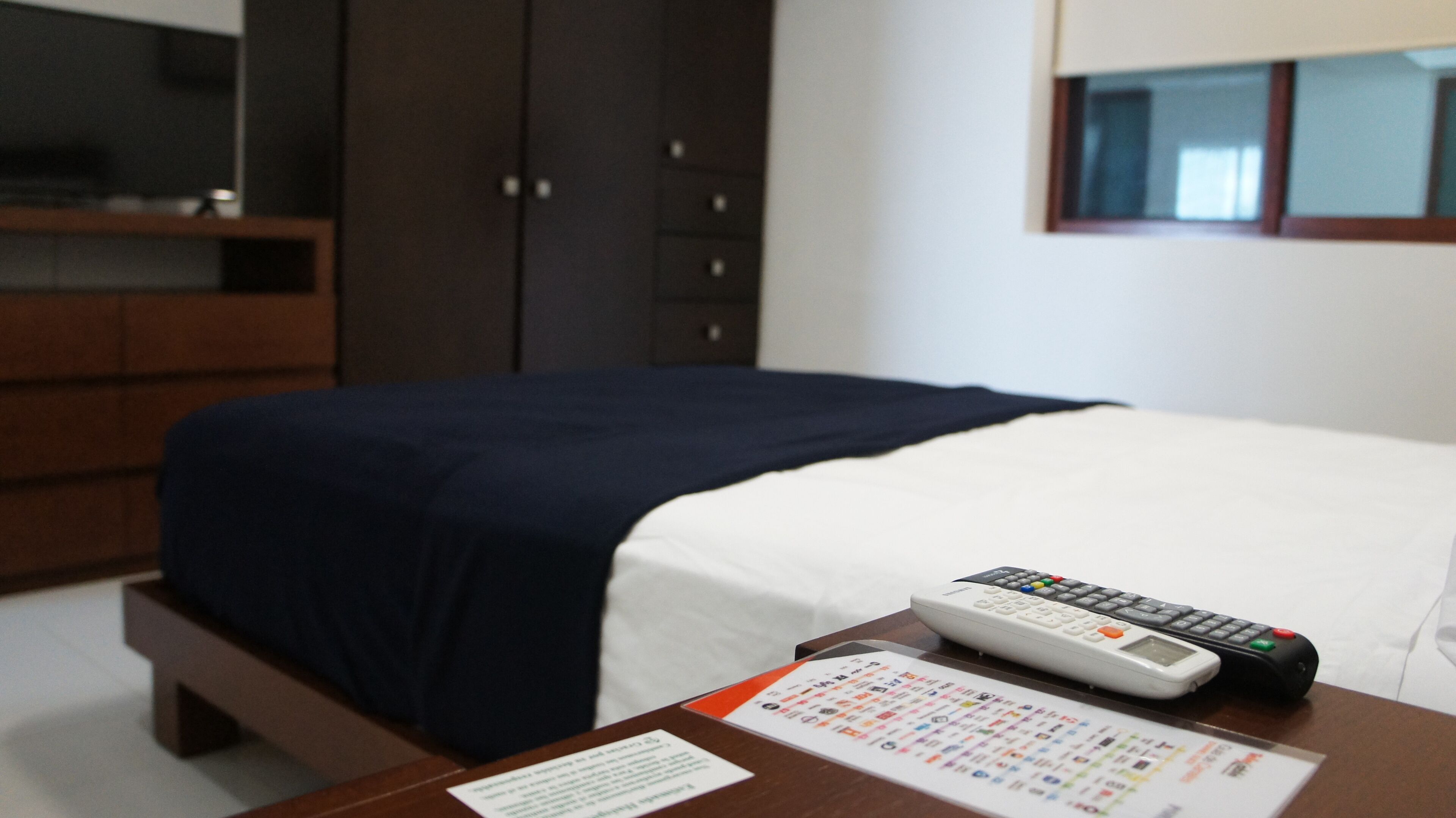 business suite, 1 queen bed | 1 bedroom, individually decorated, individually furnished