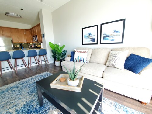 Upscale Condo Close to, Free Parking, Fireplace, Non Smoking Community