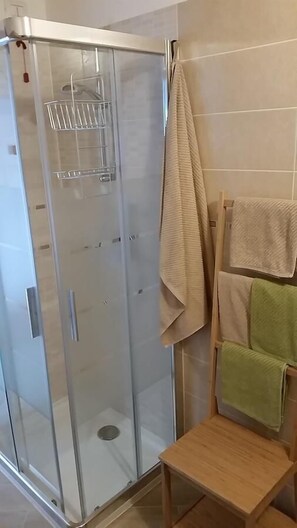 Bathroom shower - Garnì Fobbie (Brentonico)