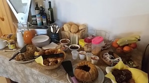 Free daily buffet breakfast - Garnì Fobbie (Brentonico)