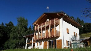 ด้านหน้าที่พัก