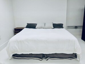 1 bedroom, individually decorated, individually furnished - City Vibe Loft (Asheville)