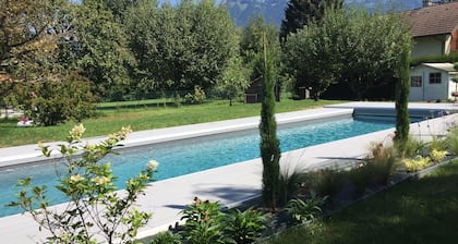 Contemporary house with private pool between lake and mountains - Wifi
