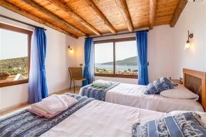 4 bedrooms, iron/ironing board, bed sheets