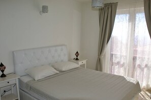 1 bedroom, iron/ironing board, free cribs/infant beds, free WiFi