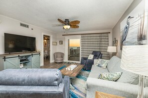 Een televisie en een dvd-speler