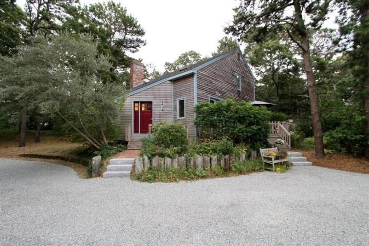 Classic Cape: Huge Yard, Walk to Beaches, Brewster Flats, Restaurants & Bars