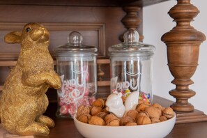 Free daily continental breakfast  - Couette & Confitures (Nojeon-en-Vexin)
