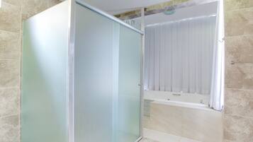Superior Double Room | Bathroom | Shower, hair dryer, towels, toilet paper