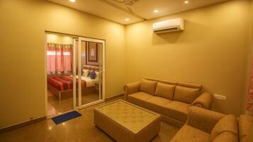 Suite Room | In-room safe