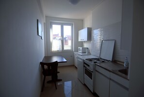 Business Apartment | Private kitchen | Fridge, microwave, oven, stovetop - Apartment Osterstraße 345 (Hannover)