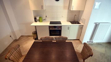 Casa geminada | Cozinha privada | Geladeira, micro-ondas, fogão, cooktop