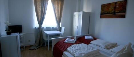 Townhome | 4 bedrooms, desk, free WiFi