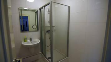 Townhome | Bathroom | Shower, hair dryer, towels, soap