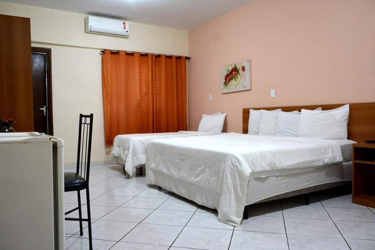 Suite familiar, varias camas | 1 habitación, minibar y wifi gratis