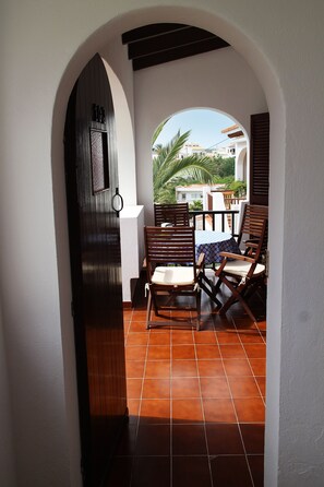 المنشأة من الداخل