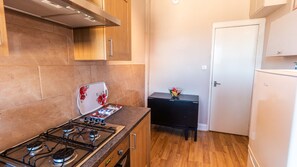 아파트, 침실 2개 | 전용 주방 | 대용량 냉장고, 전자레인지, 쿡탑, 전기 주전자