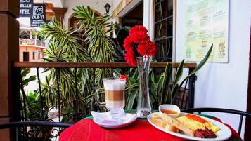 Petit déjeuner continental compris tous les jours
