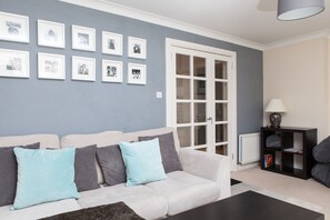 Superior Apartment, 2 Bedrooms, Non Smoking, Park View | Living area | 28-inch flat-screen TV with digital channels, TV