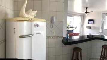 Family Apartment | Private kitchen | Fridge, microwave, oven, stovetop