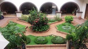 Garden - Plaza Real (Copan Ruinas)