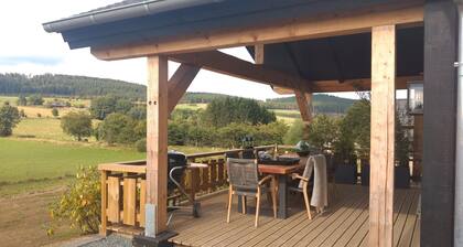 Luxus-Lodge in der Nähe von Winterberg mit Whirlpool und wunderschöner Aussicht