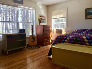 3 chambres, fer et planche à repasser, Wi-Fi, draps fournis