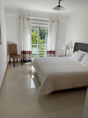 2 bedrooms, iron/ironing board, travel crib, free WiFi