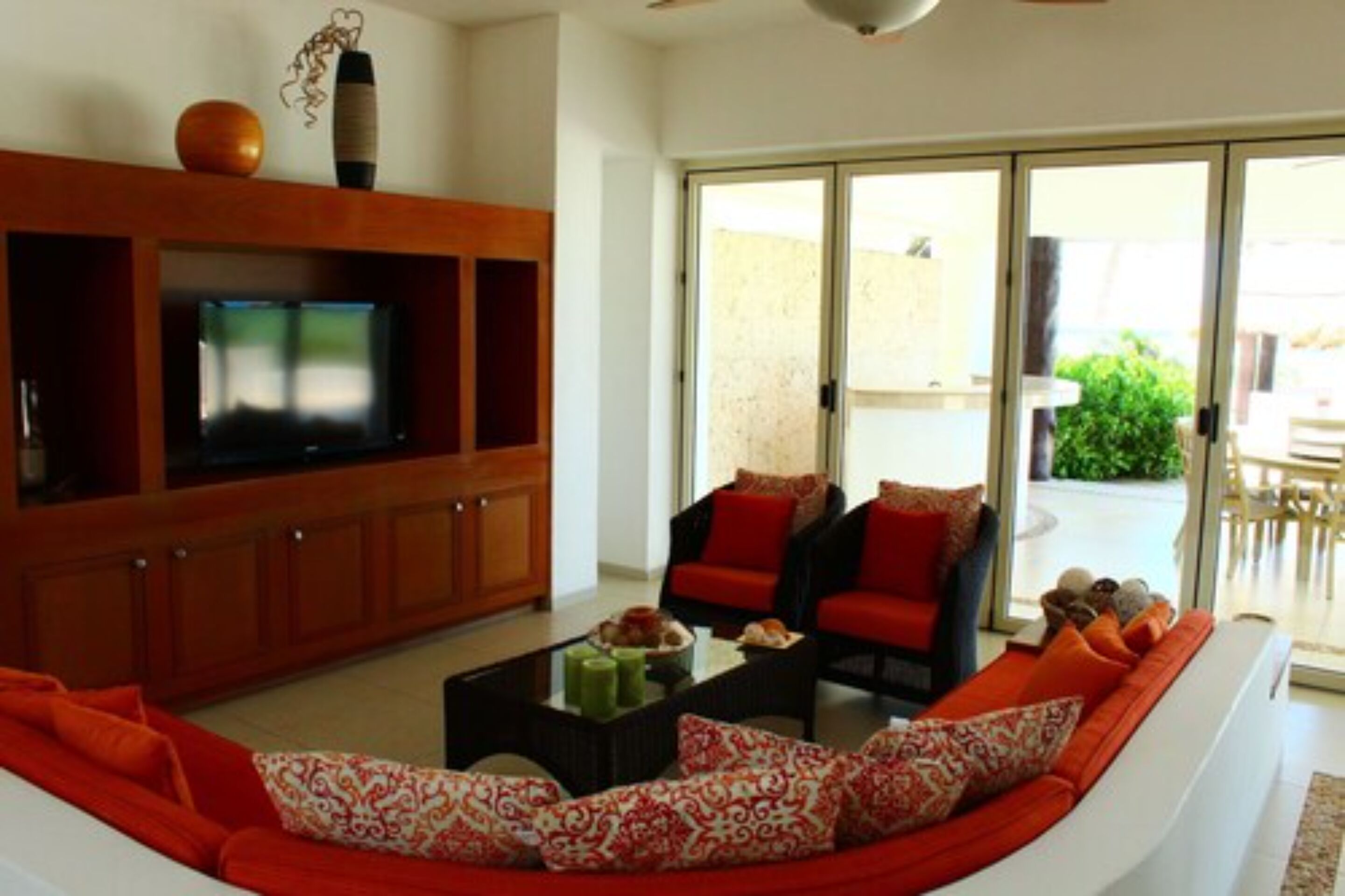 Vila Mewah | Ruang keluarga | TV layar datar