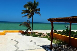 Luxury Villa | Beach/ocean view - Uinic Chay Luxury Ocean Front Villa (Progreso)