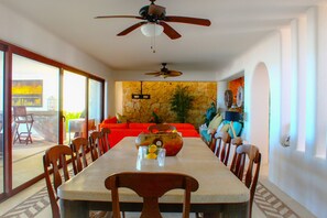 Breakfast area - Maax Cay Luxury Ocean Front Villa (Chicxulub Pueblo)