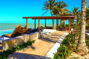 Sundeck - Maax Cay Luxury Ocean Front Villa (Chicxulub Pueblo)