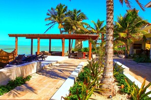 Exterior - Maax Cay Luxury Ocean Front Villa (Chicxulub Pueblo)