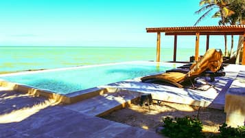 Alberca al aire libre