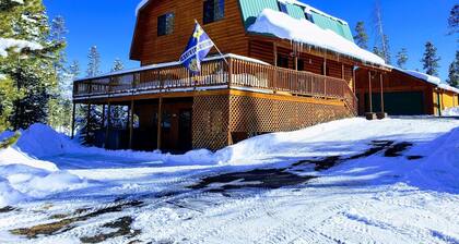 Granby Lake - Jacuzzi, steam shower, pool table