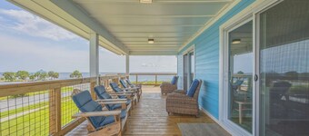 Bird’s Up Retreat-Gulf Front Home at Shell Point Beach