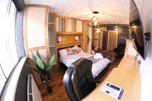 College Street Abode - Guest House