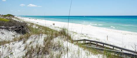 Beach nearby, sun-loungers, beach towels