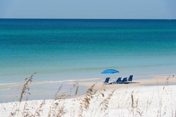 Beach nearby, sun-loungers, beach towels