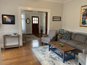 TV, tavolo da calcetto, tavolo da ping pong