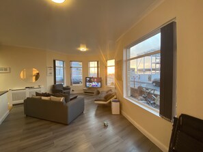 Deluxe Apartment, 1 Bedroom, Beach View, Beachfront | Living area | 60-inch LED TV with digital channels, TV, Netflix - Redcar Sea View Apartments (Redcar)