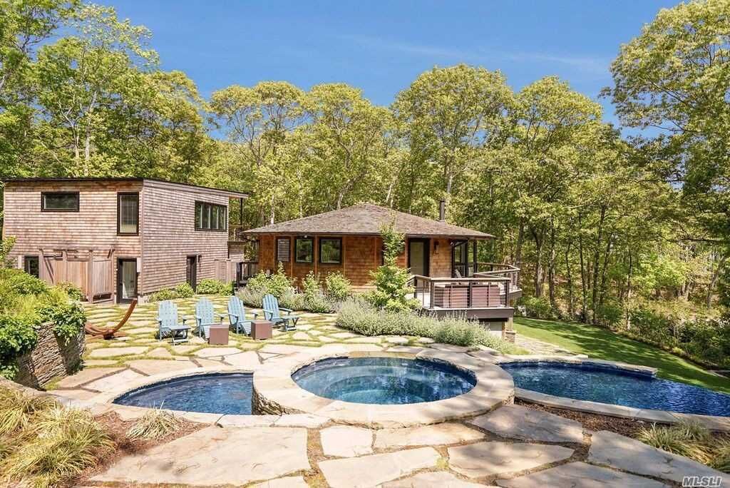 Hamptons House by the beach with infinity pool & hot tub