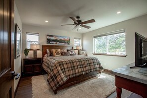 3 habitaciones, tabla de planchar con plancha, wifi y ropa de cama 