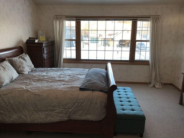 5 عدّة غرف نوم ومكواة/لوح كي وواي فاي وملاءات أسرّة