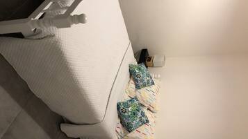 2 chambres, fer et planche Ă repasser, Wi-Fi gratuit, draps fournis