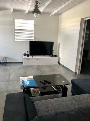 TV connectée, espaces bureaux